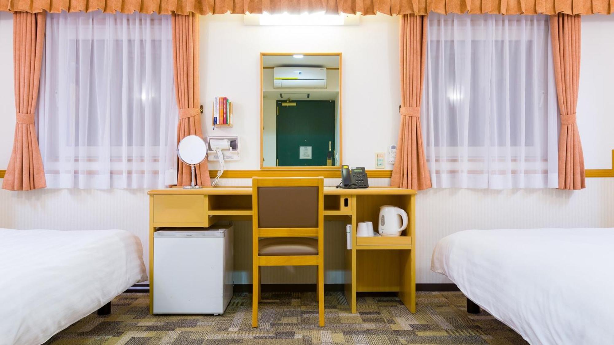 Toyoko Inn Okayama Eki Nishi Guchi Migi Room photo